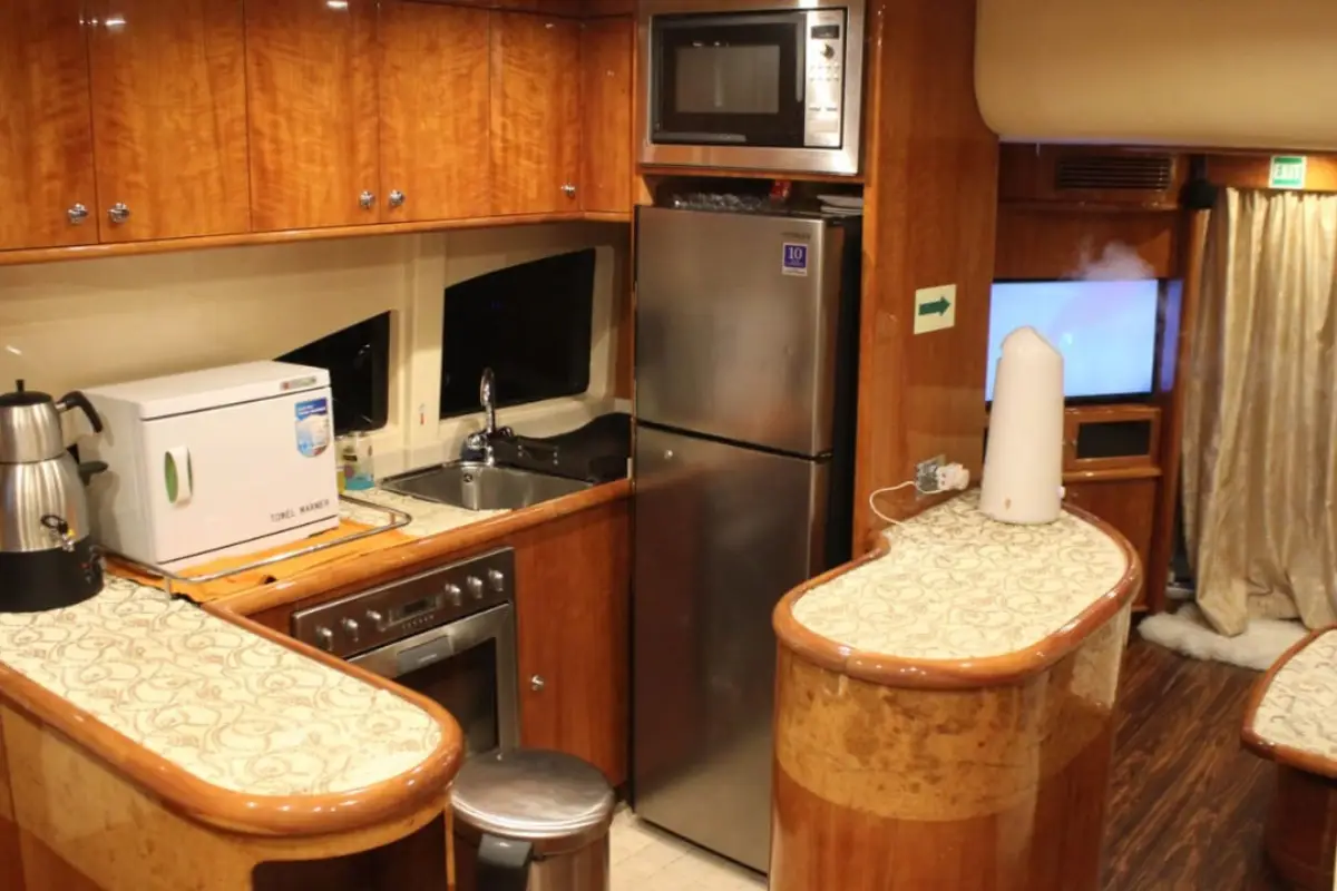 56 Ft Majesty Yacht — photo 8