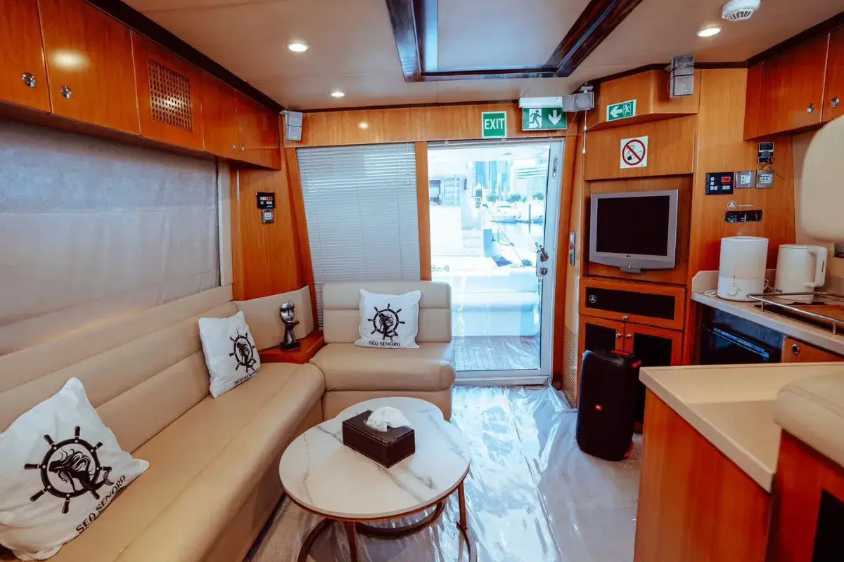 48 Ft Majesty Yacht — photo 4
