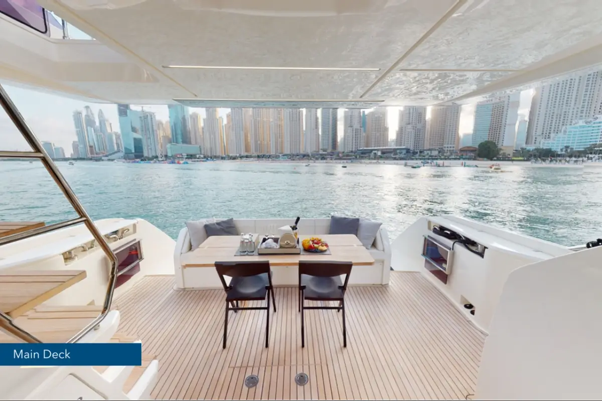 Ferretti 670 Luxury Yacht — photo 6