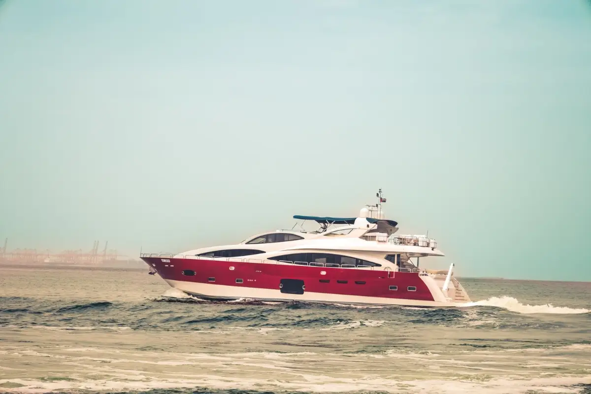 110 Ft Kona Luxury Yacht — photo 3
