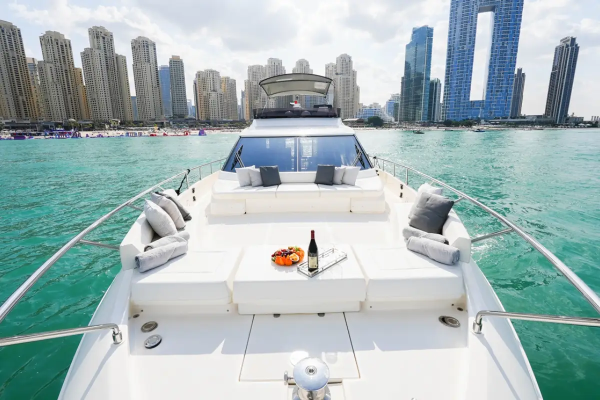 Ferretti 670 Luxury Yacht — photo 4